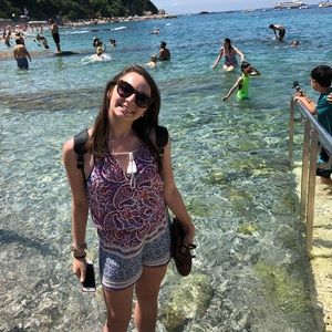 Meet your Posher, Olivia